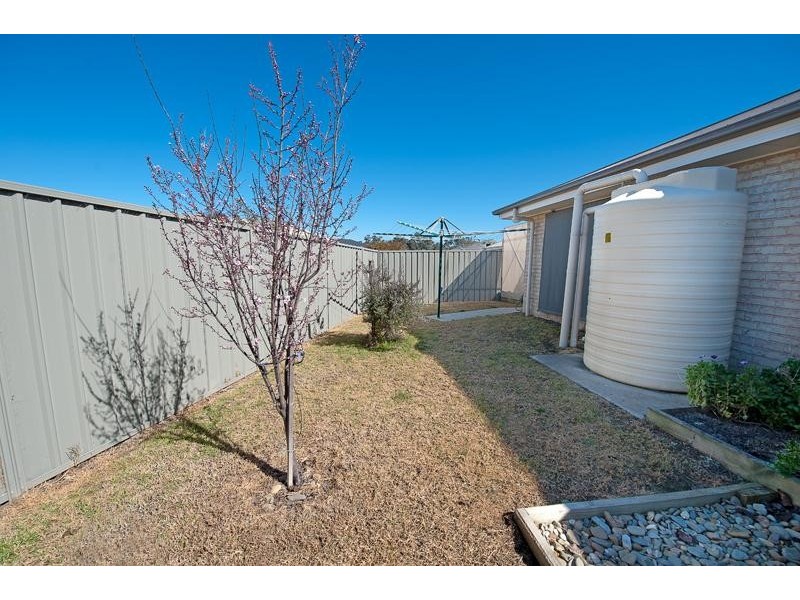9 Oxford Drive, Thurgoona NSW 2640