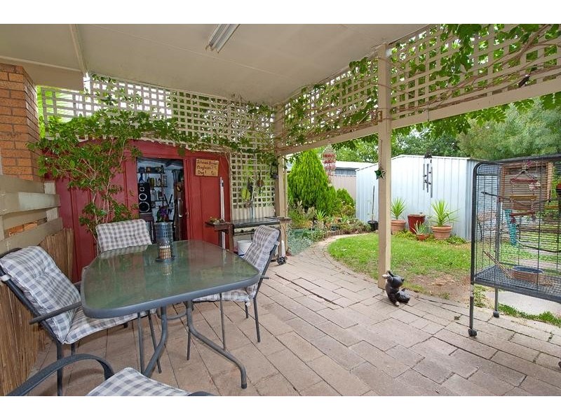 331 Haines Court, Lavington NSW 2641