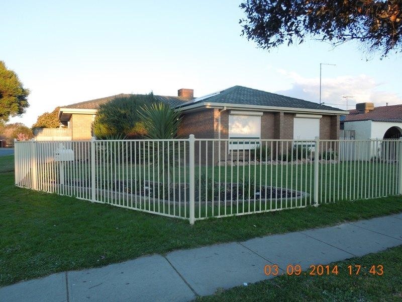 562 Kemp Street, Lavington NSW 2641