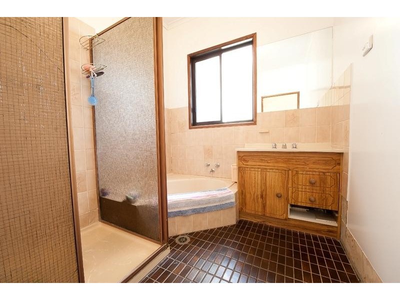 453 Hall Avenue, Lavington NSW 2641