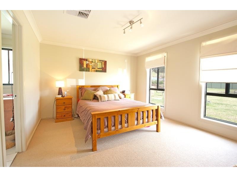 3 Tabitha Court, East Albury NSW 2640