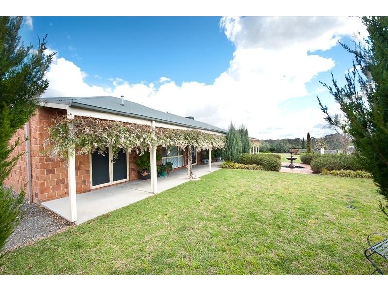 9 Lobbe Road, Thurgoona NSW 2640
