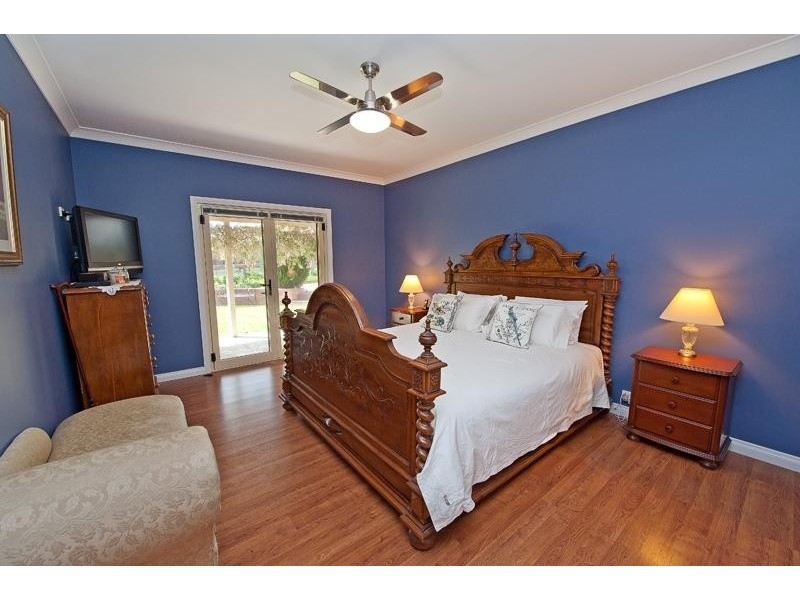 9 Lobbe Road, Thurgoona NSW 2640