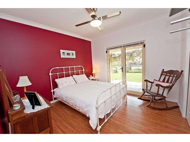 9 Lobbe Road, Thurgoona NSW 2640