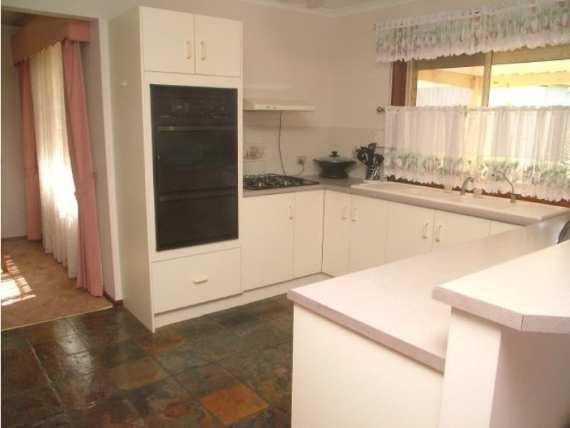 2 Smugglers Drive SEAFORD RISE 5169, Seaford Rise SA 5169
