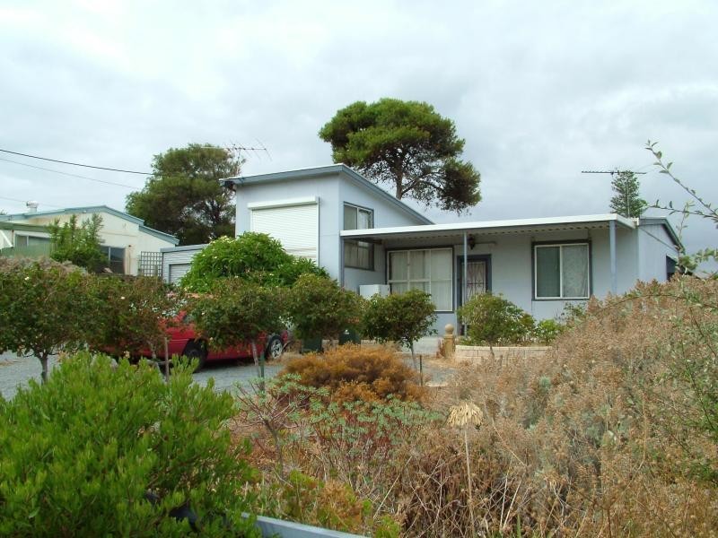 2 Neville Avenue CHRISTIES BEACH 5165, Christies Beach SA 5165