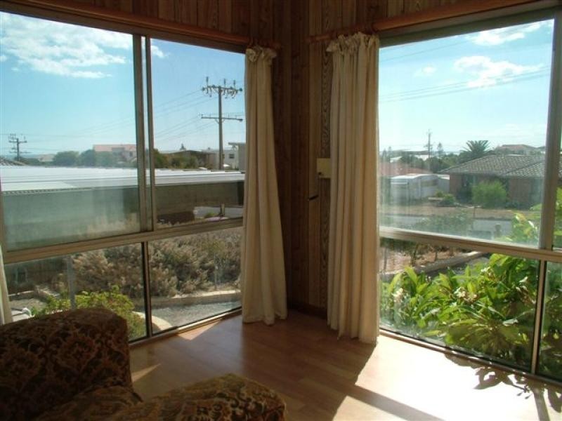 2 Neville Avenue CHRISTIES BEACH 5165, Christies Beach SA 5165