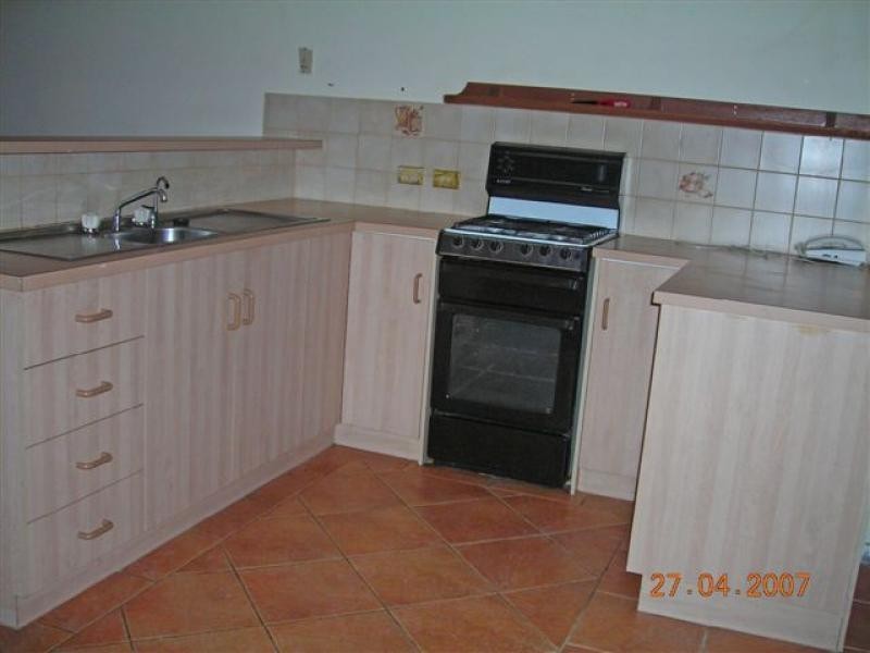 28 Bordeaux Drive WOODCROFT 5162, Woodcroft SA 5162