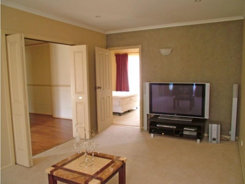 6 Garland Road NOARLUNGA DOWNS 5168, Noarlunga Downs SA 5168