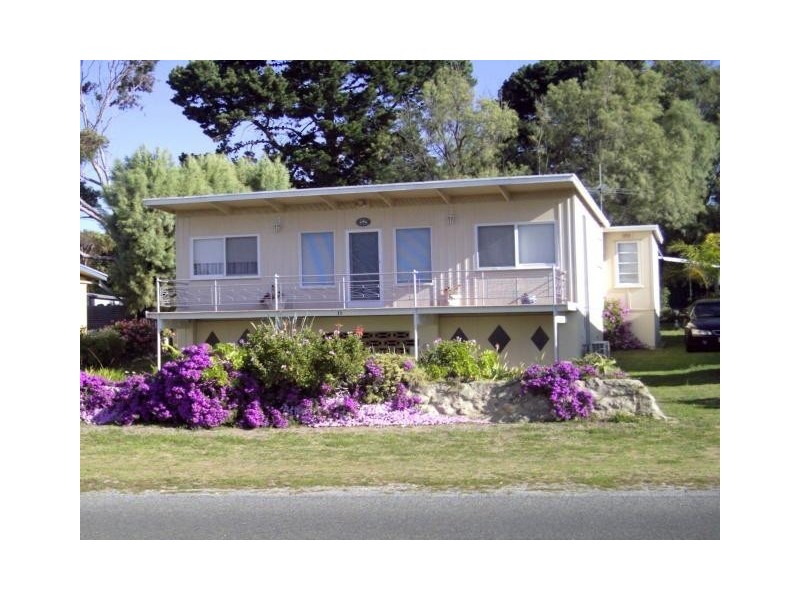 11 Captain Sturt Parade HINDMARSH ISLAND 5214, Hindmarsh Island SA 5214