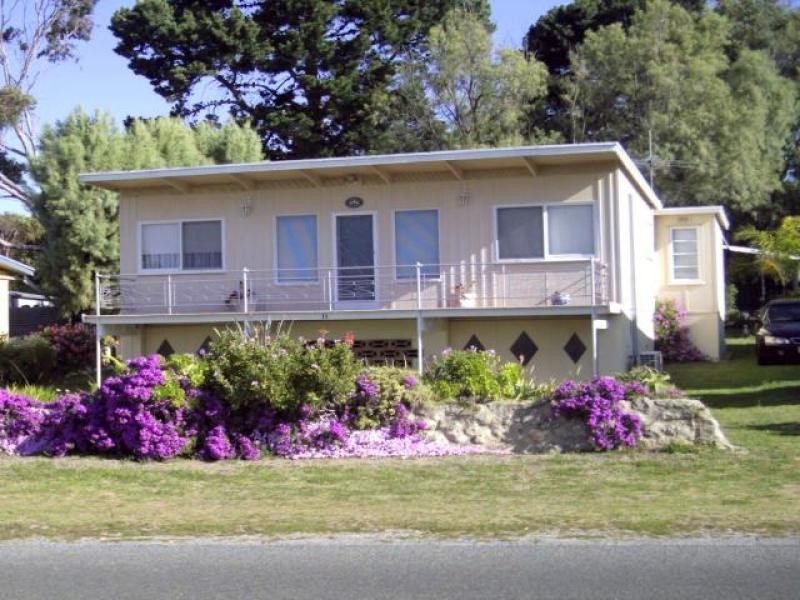 11 Captain Sturt  Parade HINDMARSH ISLAND 5214, Hindmarsh Island SA 5214