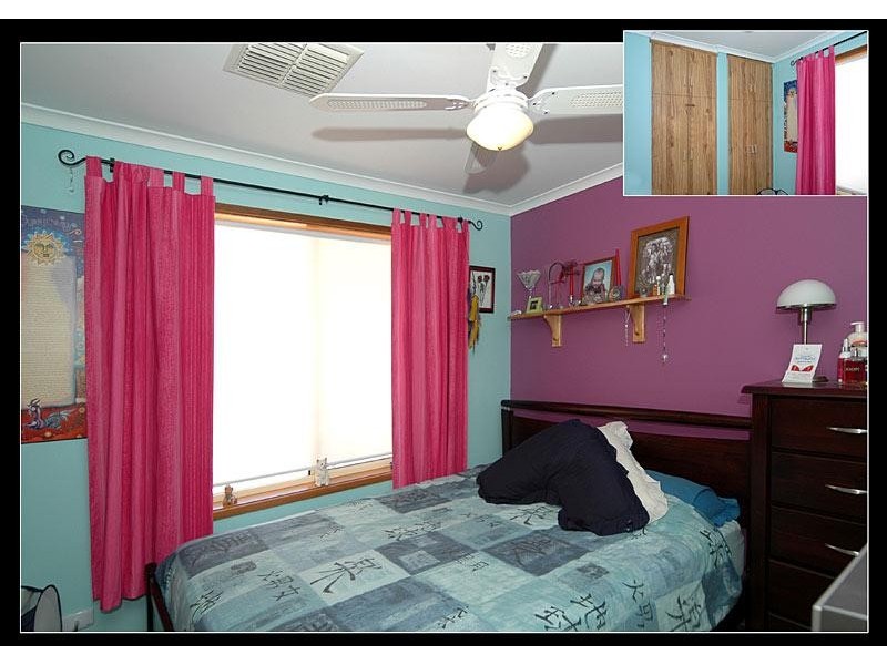 16 Valiant  Road MUNNO PARA WEST 5115, Munno Para West SA 5115