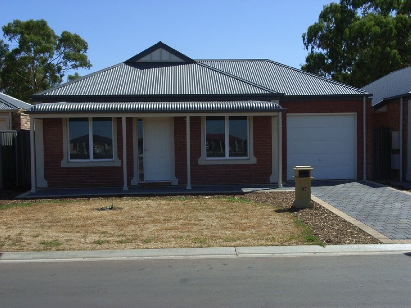 87 Lakeside  Drive ANDREWS FARM 5114, Andrews Farm SA 5114