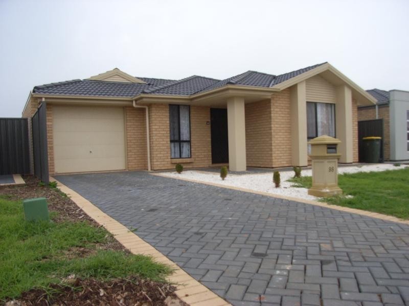 98 Lakeside Drive ANDREWS FARM 5114, Andrews Farm SA 5114