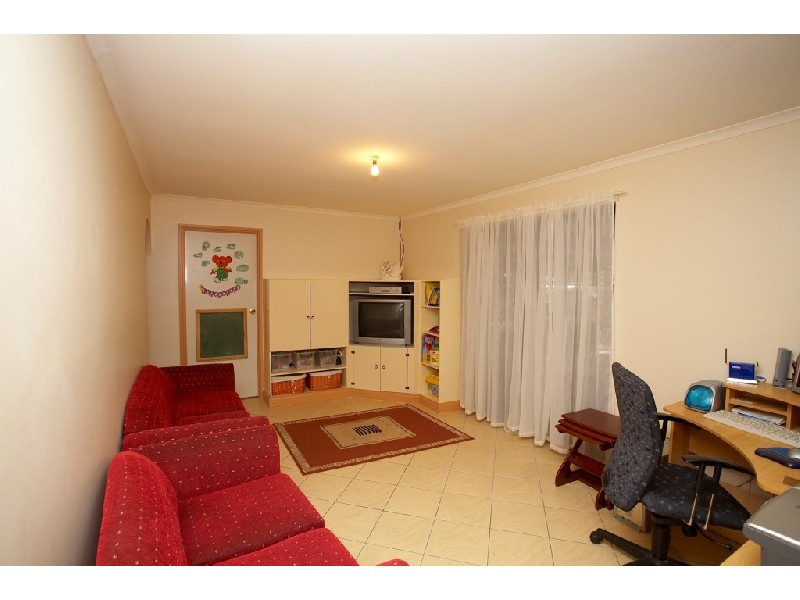 18 Tracey  Avenue PARALOWIE 5108, Paralowie SA 5108