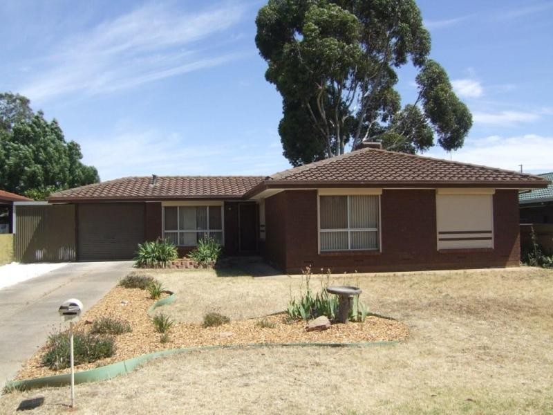 13 Chelmsford  Grove ANDREWS FARM 5114, Andrews Farm SA 5114