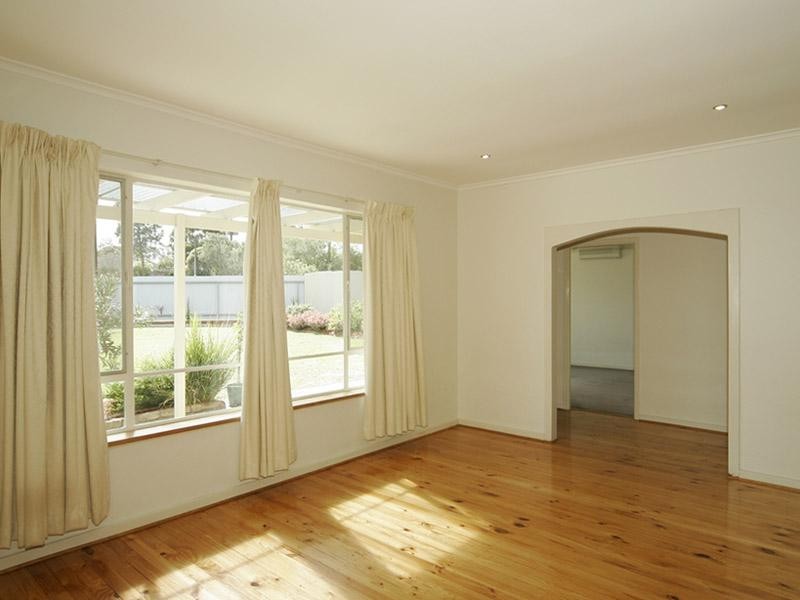 9 Leabrook  Drive PARA HILLS 5096, Para Hills SA 5096