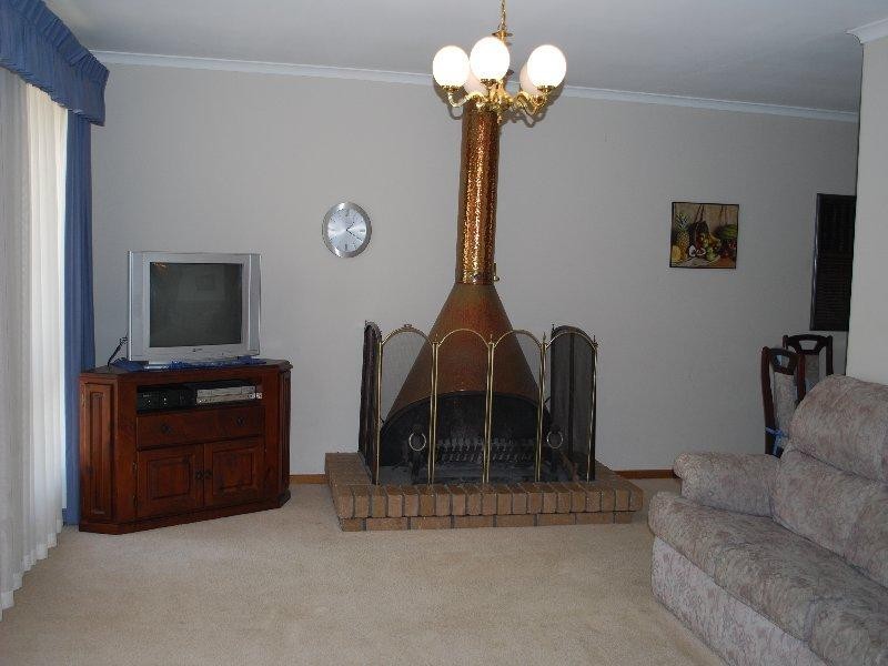 2 Nankeen Street MODBURY HEIGHTS 5092, Modbury Heights SA 5092