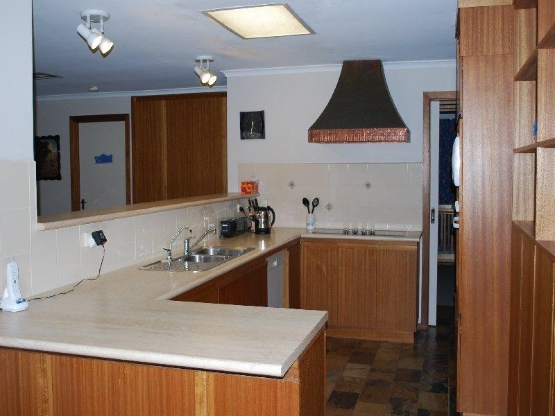 2 Nankeen Street MODBURY HEIGHTS 5092, Modbury Heights SA 5092