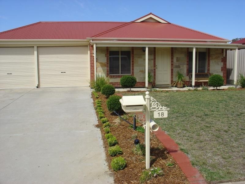 18 Parkview  Drive MOUNT BARKER 5251, Mount Barker SA 5251