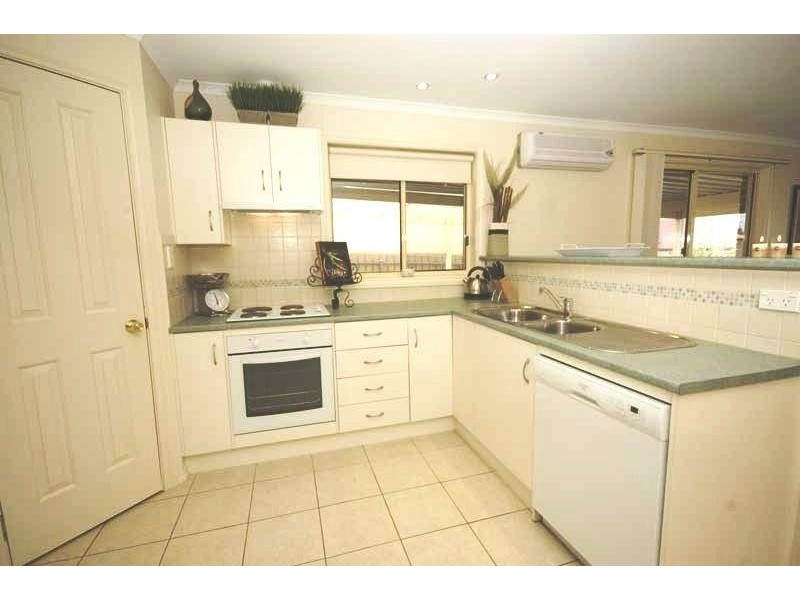 18 Parkview  Drive MOUNT BARKER 5251, Mount Barker SA 5251