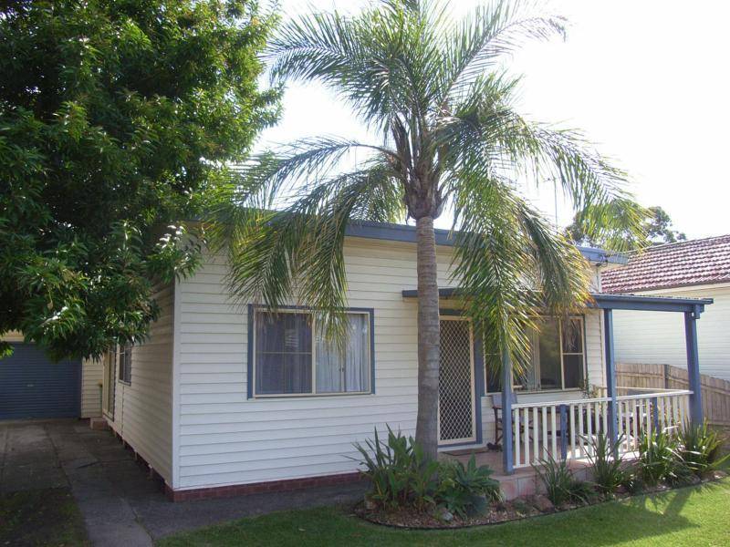 15 Armstrong Avenue KILLARNEY VALE 2261, Killarney Vale NSW 2261