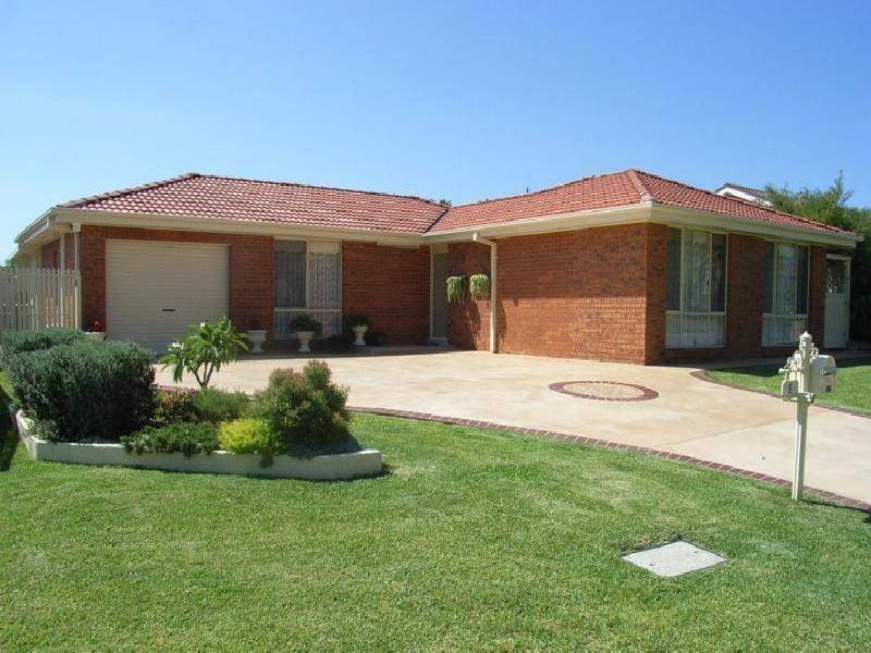 9 Borrodale Avenue BATEAU BAY 2261, Bateau Bay NSW 2261