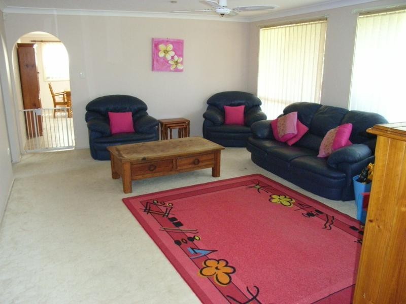 27  Sirius Avenue BATEAU BAY 2261, Bateau Bay NSW 2261