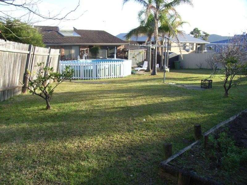 9 Longs Road BATEAU BAY 2261, Bateau Bay NSW 2261