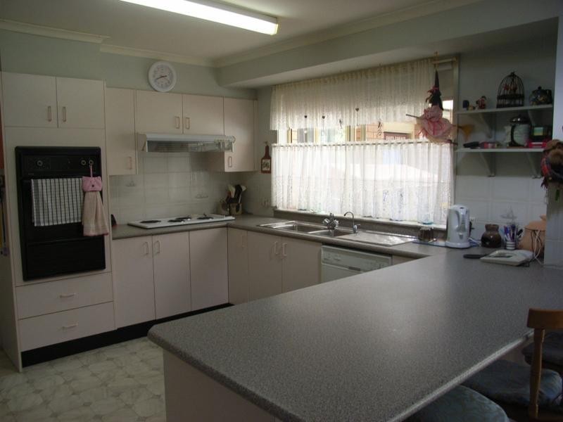 4 Ruth Place BATEAU BAY 2261, Bateau Bay NSW 2261