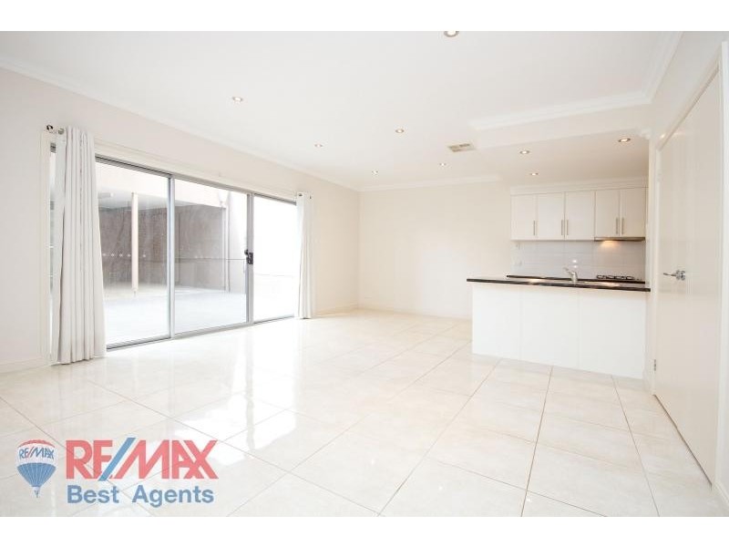 71 Macmillan Avenue MAWSON LAKES 5095, Mawson Lakes SA 5095