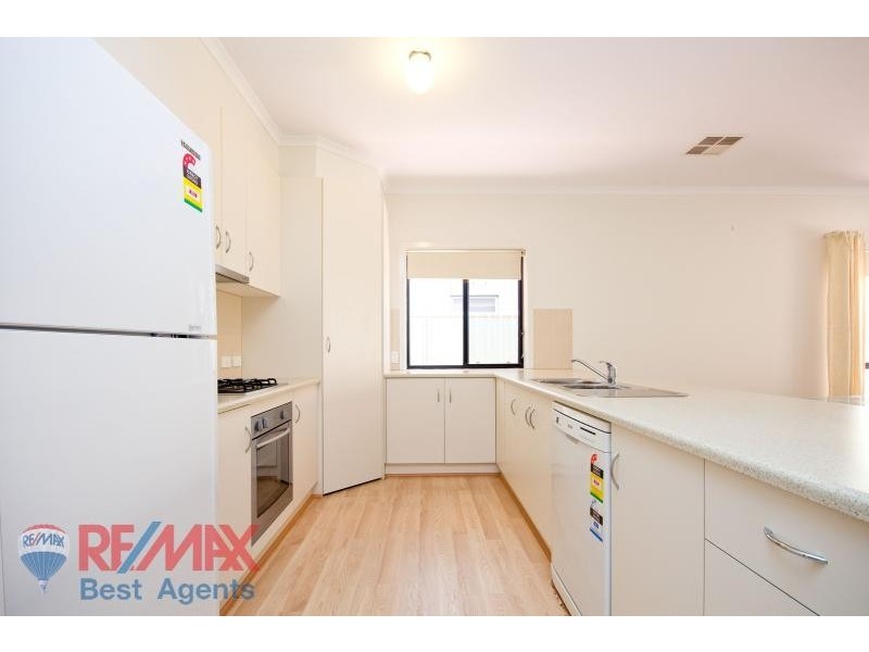 27 Macmillan Avenue MAWSON LAKES 5095, Mawson Lakes SA 5095