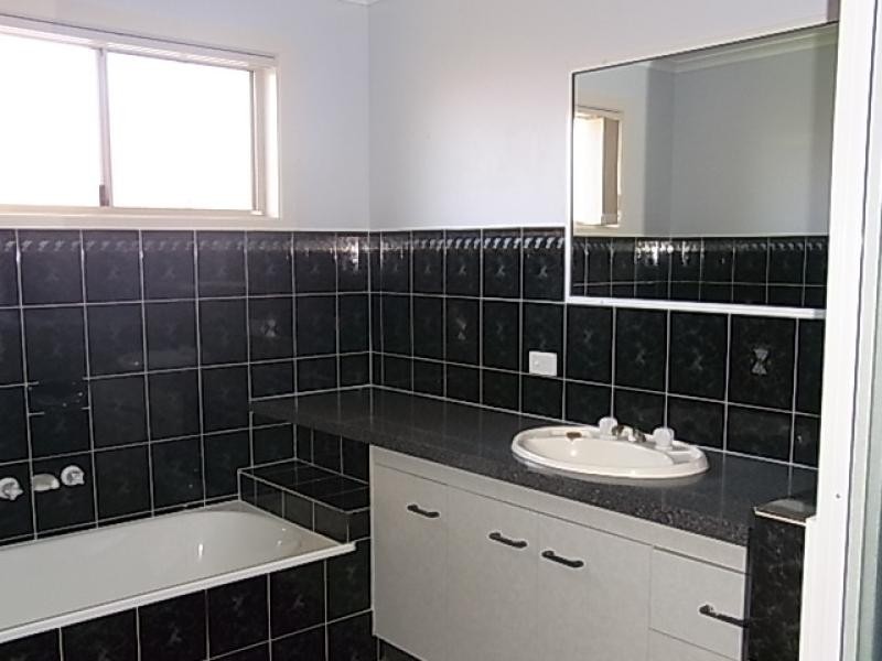 37 Brin Street BOYNE ISLAND 4680, Boyne Island QLD 4680