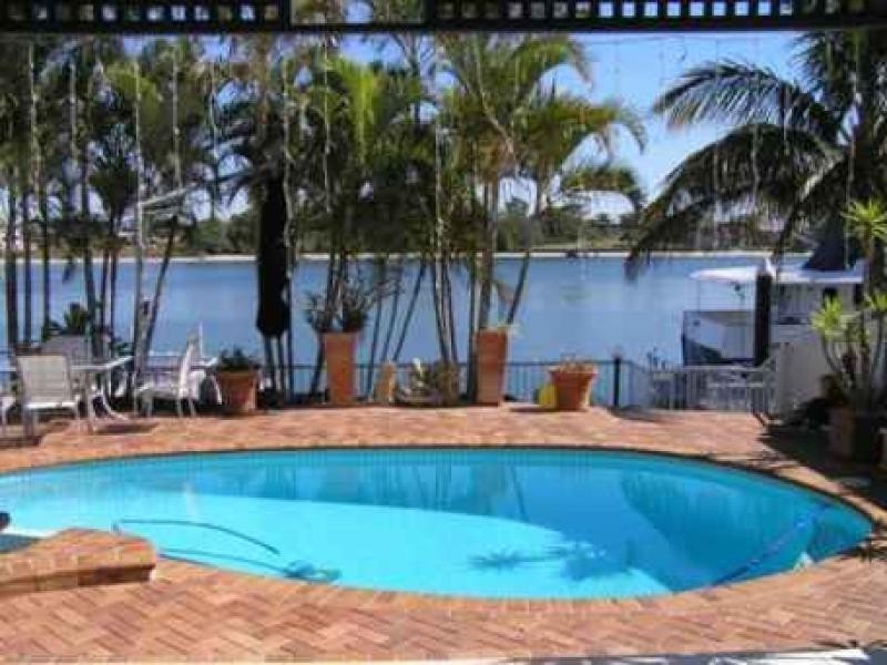 16 Excalibur Court SOVEREIGN ISLANDS 4216, Sovereign Islands QLD 4216