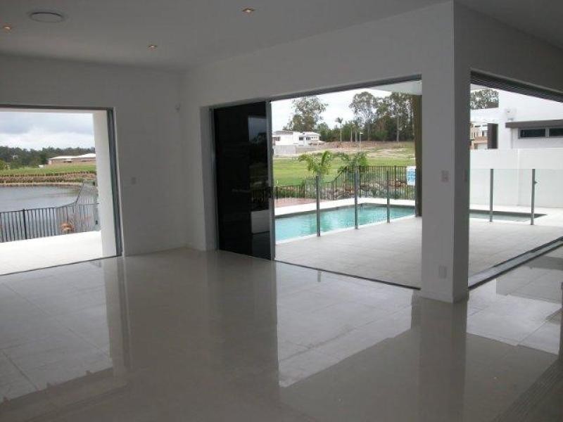 1026 Lakeview  Terrace BENOWA 4217, Benowa QLD 4217