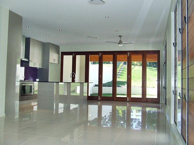 8007B Vista Drive  BENOWA 4217, Benowa QLD 4217