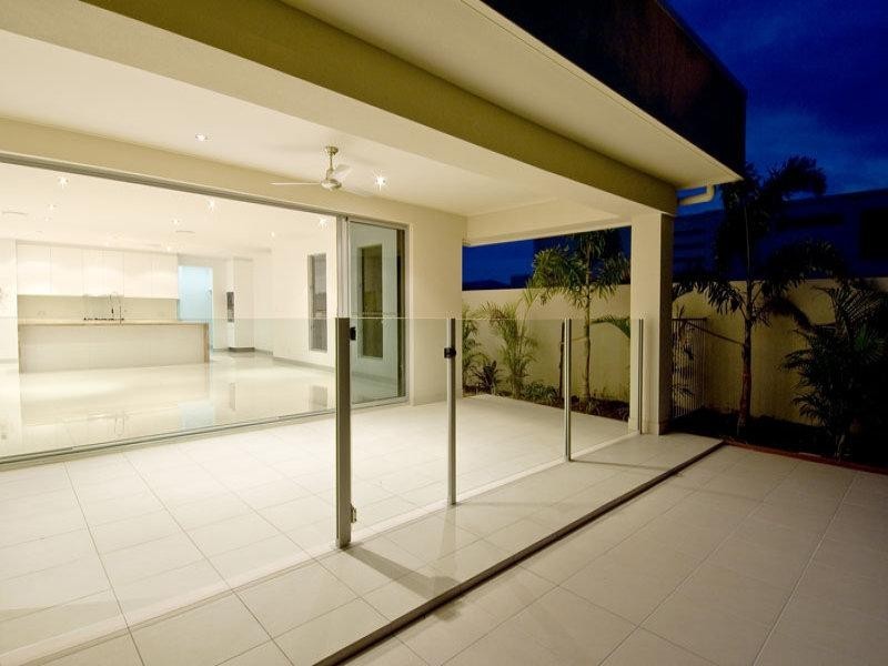 8006B Vista Drive  BENOWA 4217, Benowa QLD 4217
