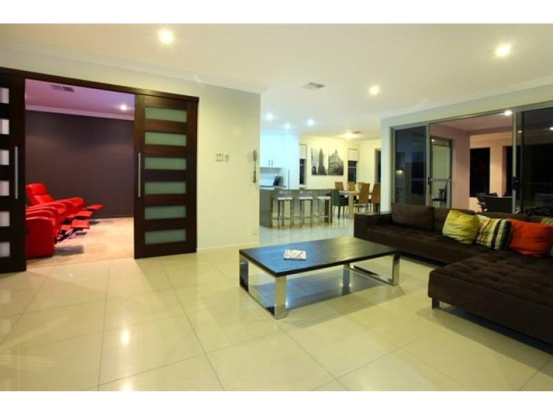 1013 Lakeview Terrace  BENOWA 4217, Benowa QLD 4217