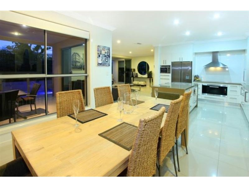 1013 Lakeview Terrace  BENOWA 4217, Benowa QLD 4217