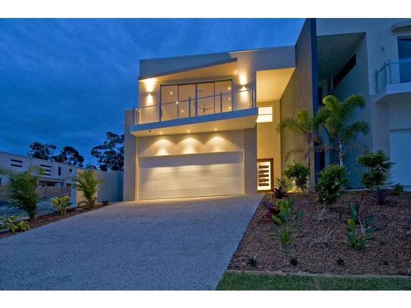 8006B Vista Drive BENOWA 4217, Benowa QLD 4217