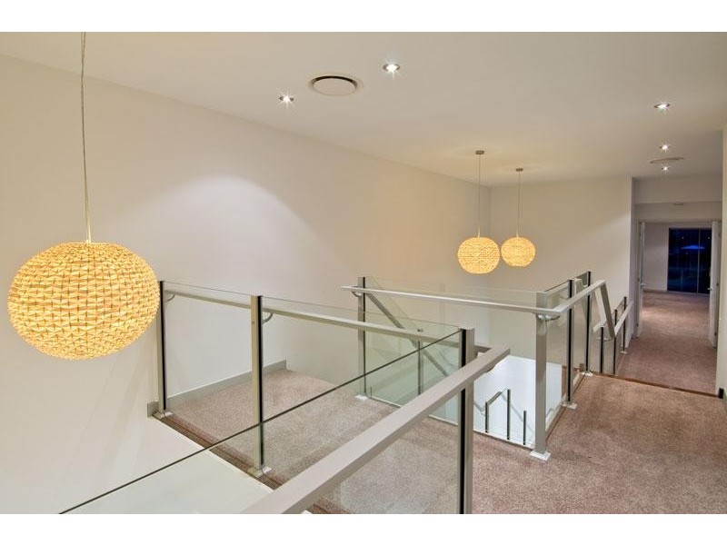 8006B Vista Drive BENOWA 4217, Benowa QLD 4217