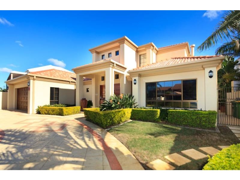 3 Ipsley  Drive BROADBEACH WATERS 4218, Broadbeach Waters QLD 4218