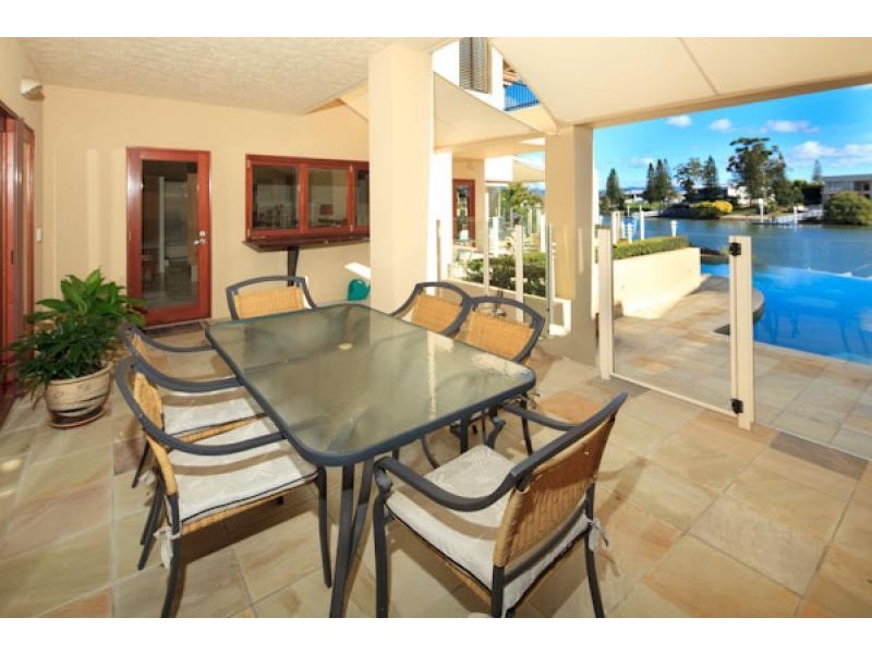 3 Ipsley  Drive BROADBEACH WATERS 4218, Broadbeach Waters QLD 4218