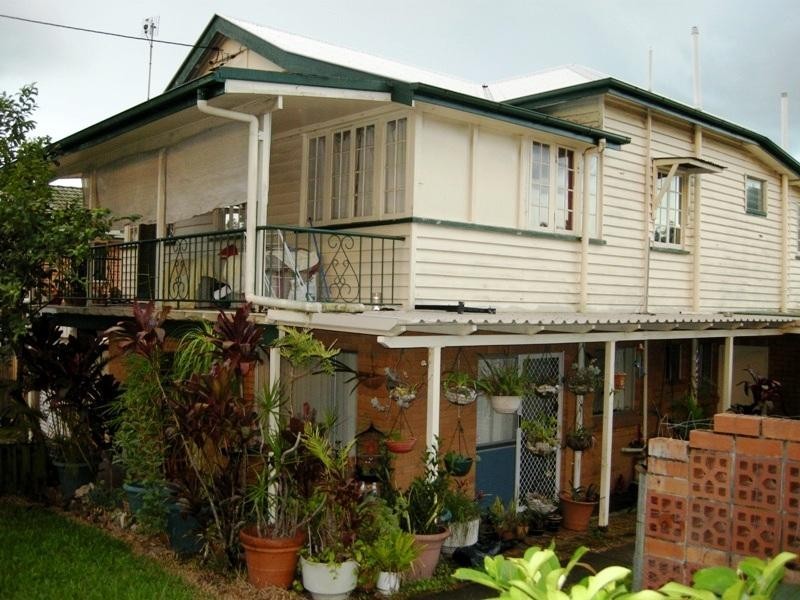 34 Government Road LABRADOR 4215, Labrador QLD 4215