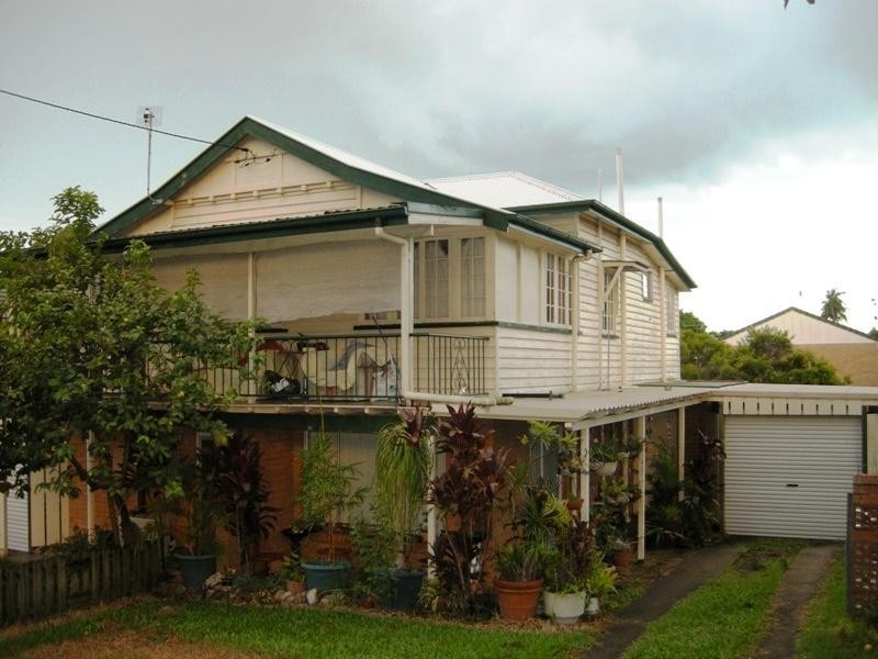 34 Government Road LABRADOR 4215, Labrador QLD 4215