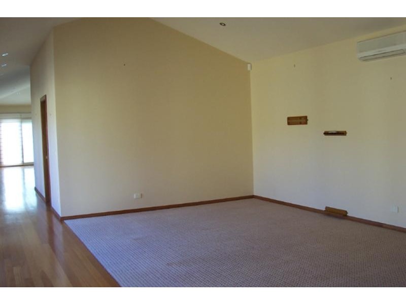 398 Beach Road BATEHAVEN 2536, Batehaven NSW 2536