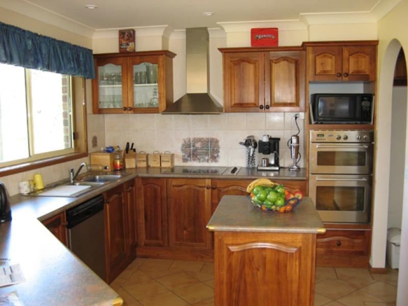 9 Bluemoor  Road NORTH BATEMANS BAY 2536, North Batemans Bay NSW 2536