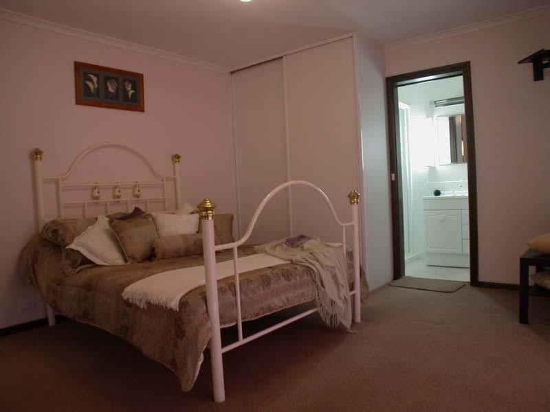 11 Surrey Street HAWTHORNDENE 5051, Hawthorndene SA 5051