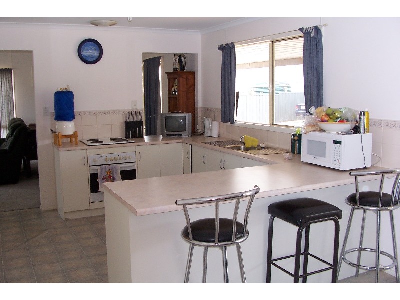 9 Penang  Drive PORT BROUGHTON 5522, Port Broughton SA 5522