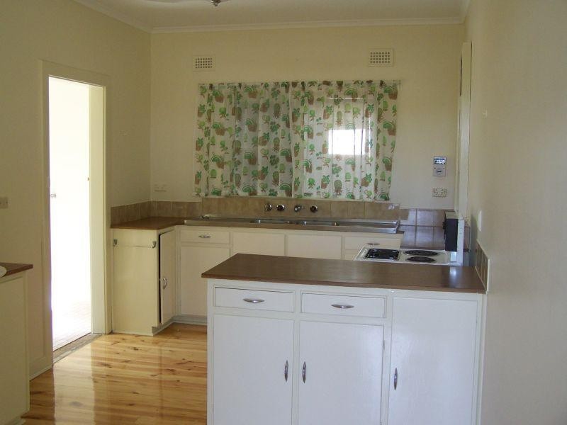 12 Kadina  Road PORT BROUGHTON 5522, Port Broughton SA 5522